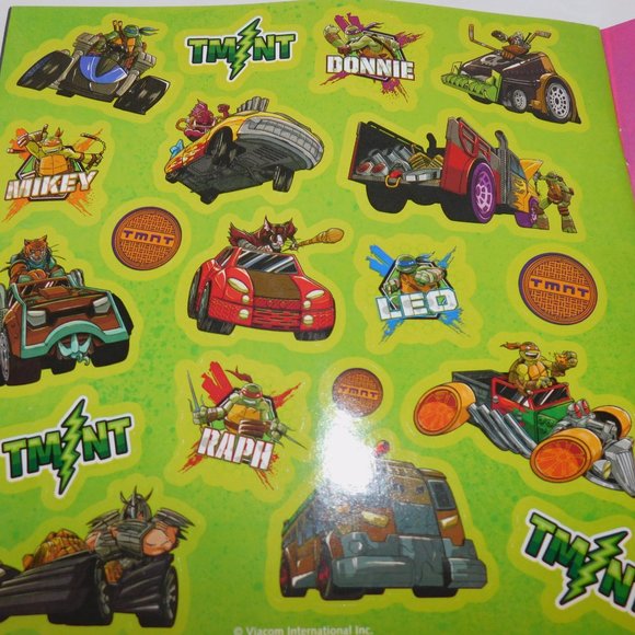 TMNT 2015 Turbo Charge Transforming  Car Book w Sticker & Figure Lot - Picture 8 of 14